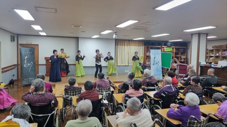 혼비무용단 공연봉사